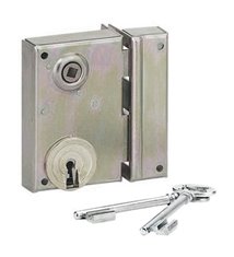 Serrure en applique Bricard à Fouillot Verticale Ouverture par clé ouvrant Droite Axe 40 mm