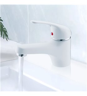 Robinet de salle de bain et toilette bas mitigeur lavabo blanc