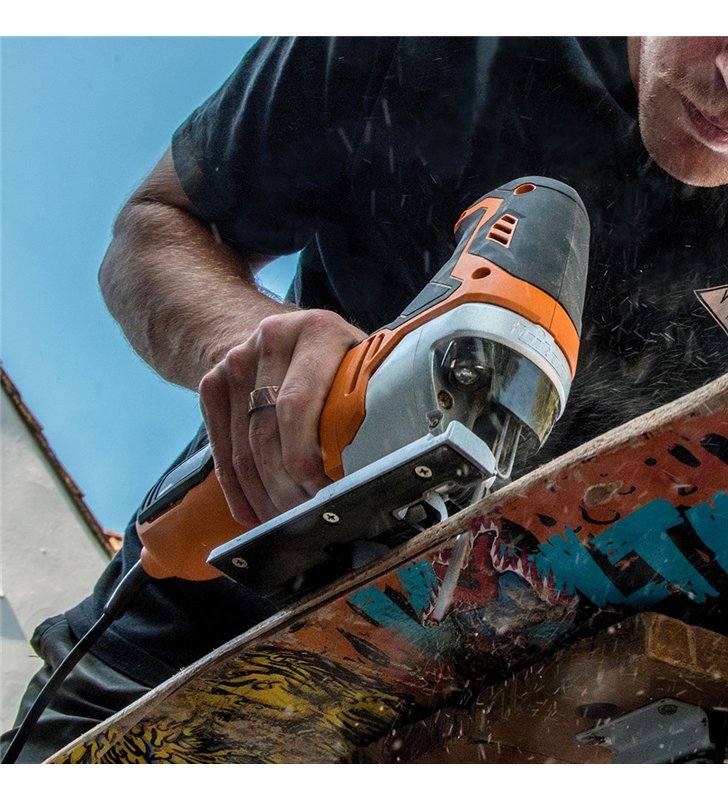 Scie sauteuse electrique pendulaire 750 W 3 lames Triton TJS001 coupe bois